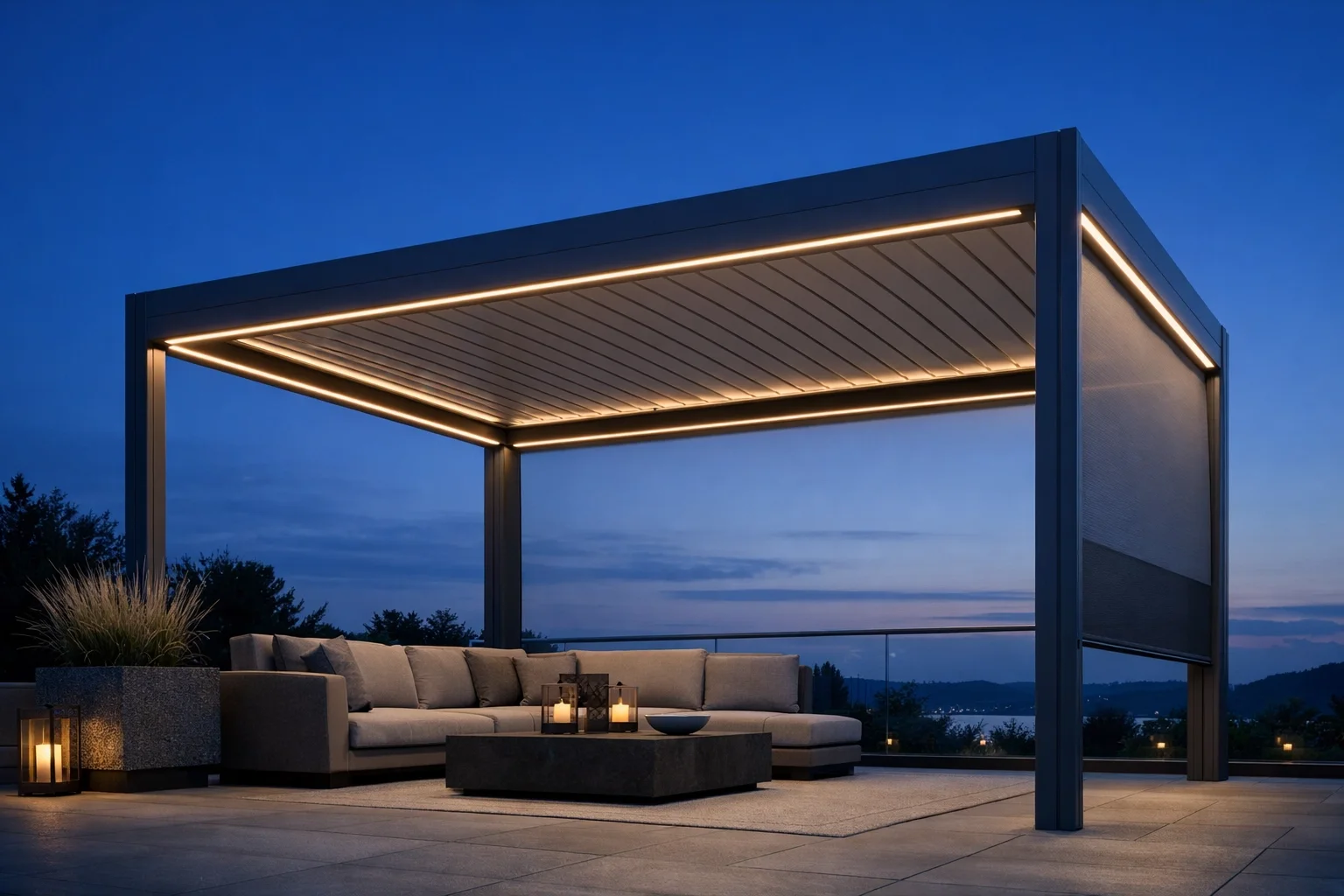 Luxuriöse Pergola mit integrierter LED-Beleuchtung und Zip-Screen Seitenschutz für die Terrasse.