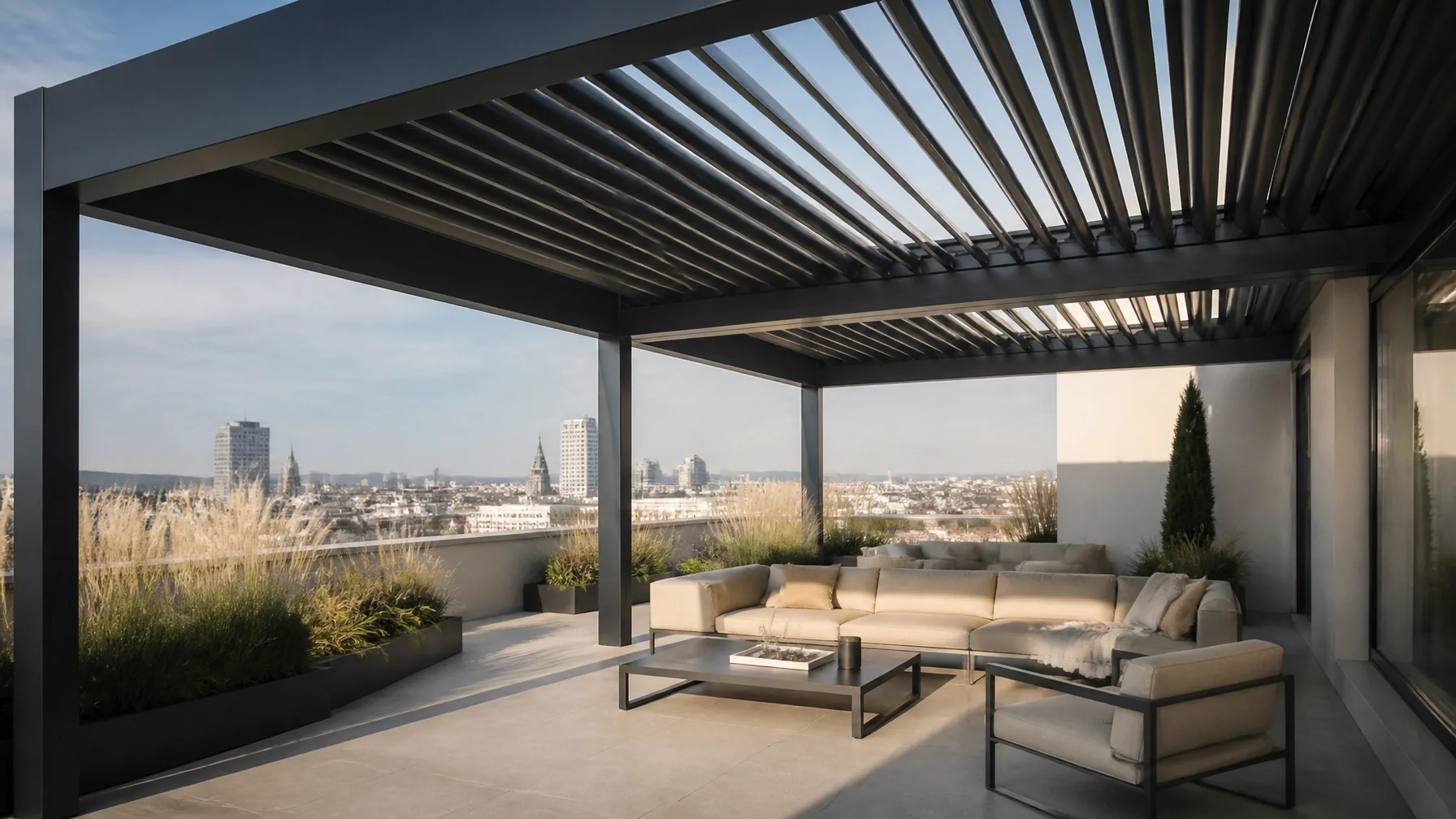Moderne Lamellendach-Terrassenüberdachung in Wien