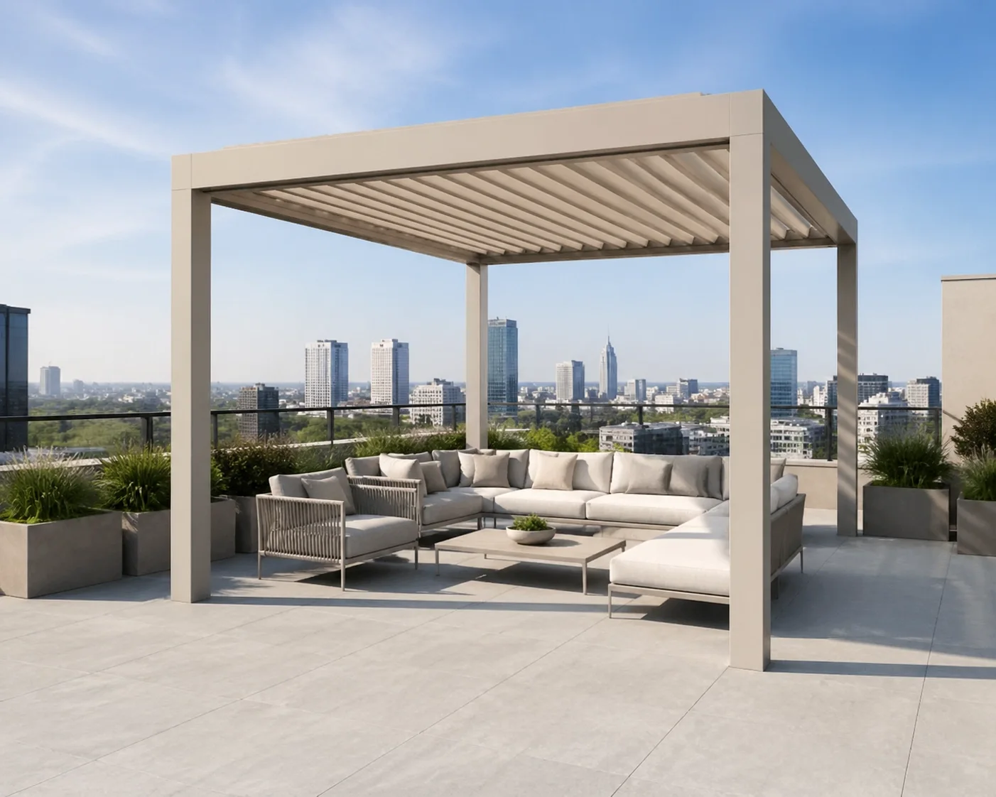 Freistehende moderne Pergola Wien auf einer Dachterrasse mit Ausblick