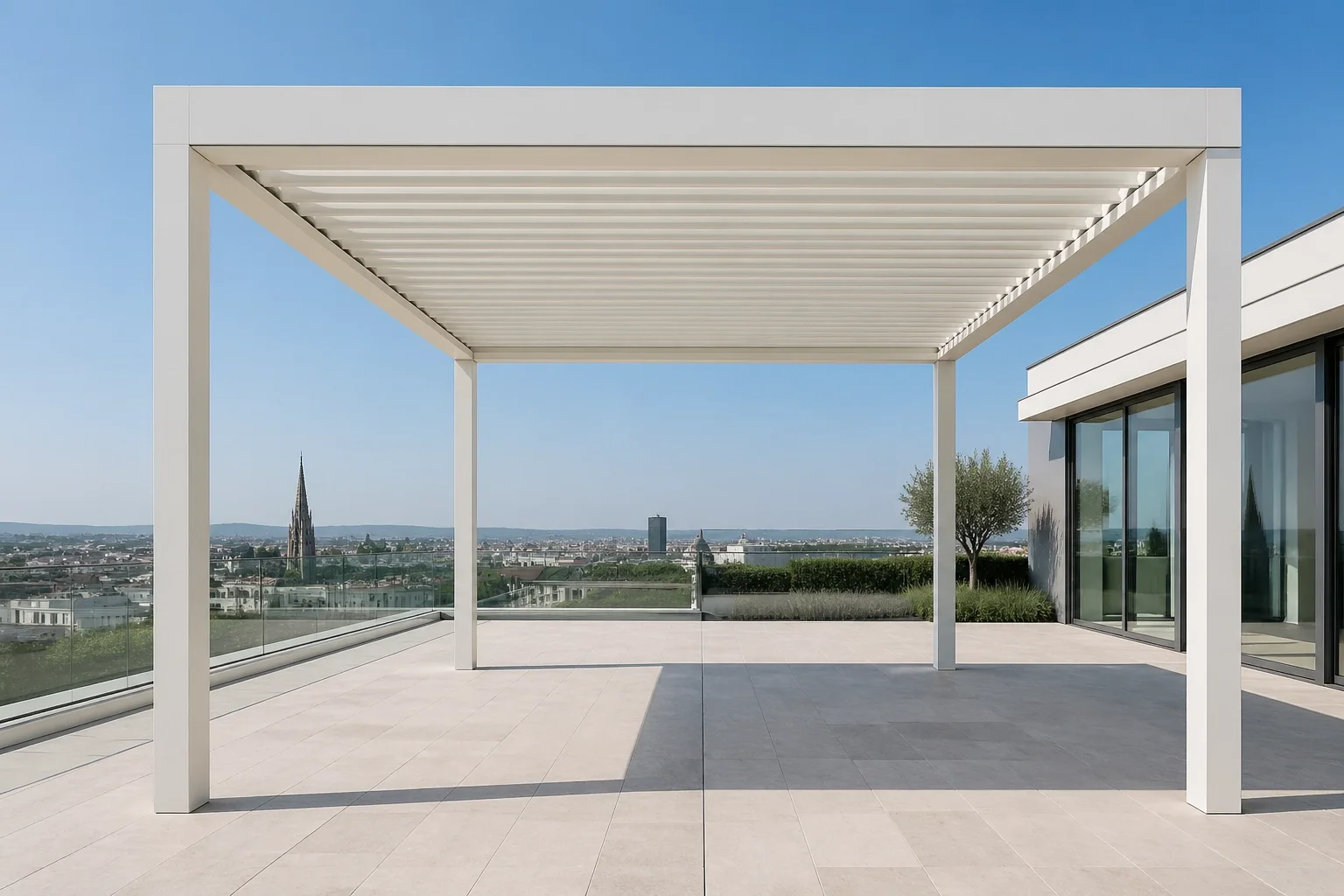 Freistehende Aluminium-Pergola auf einer Wiener Dachterrasse mit minimalistischem, windstabilem Design.