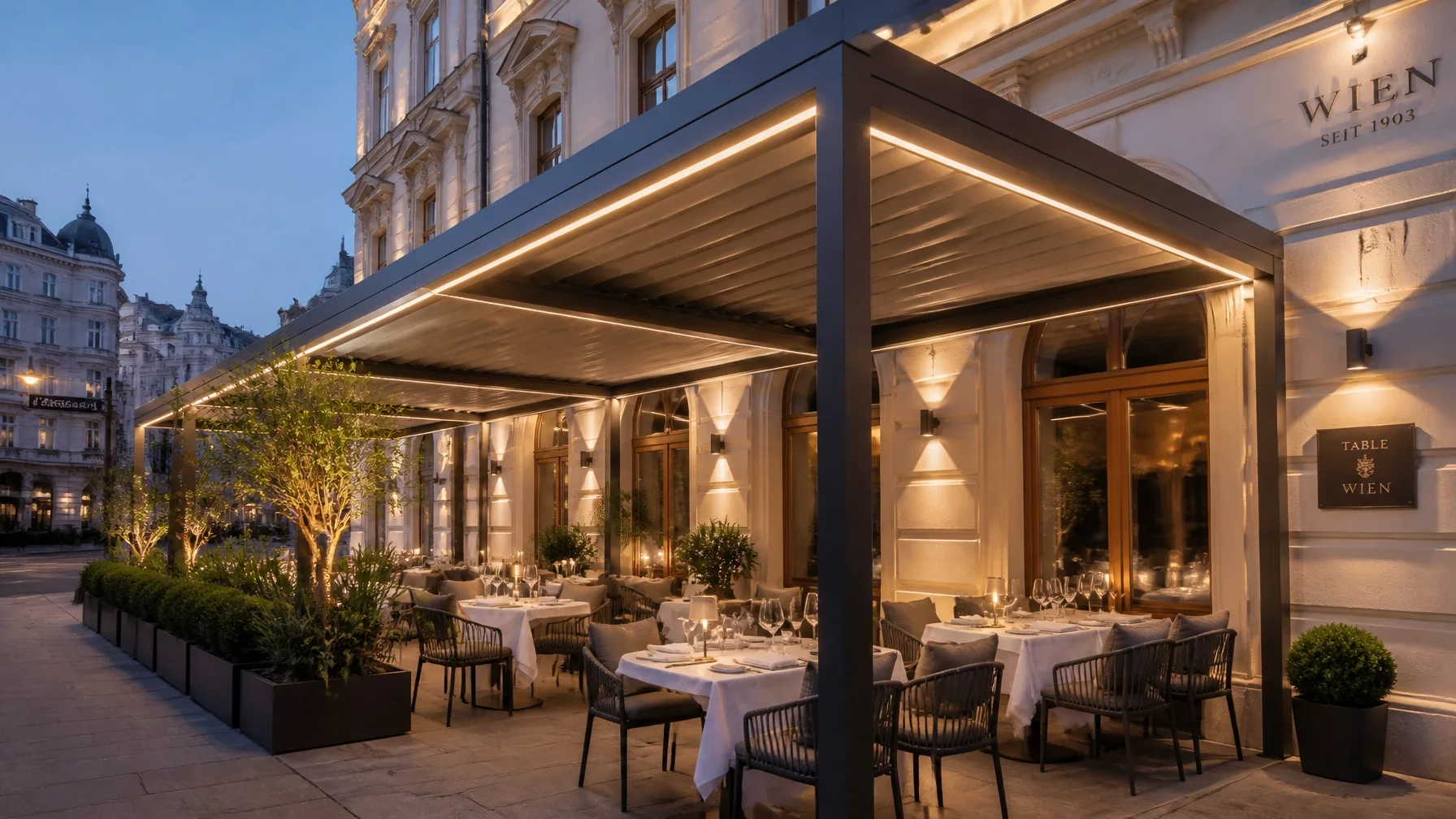 Große Pergola-Anlage auf einer Wiener Restaurant-Terrasse