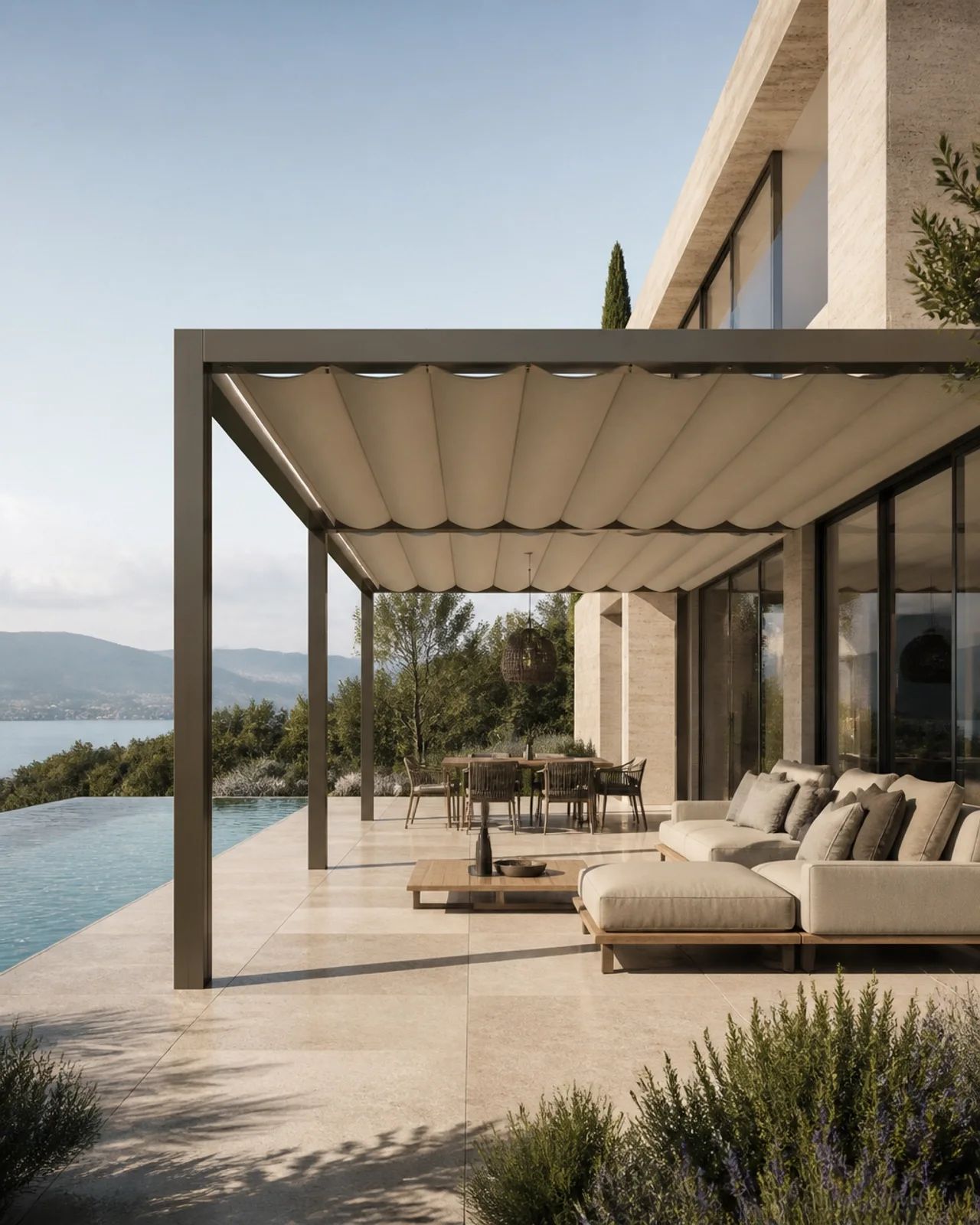 Schlanke Pergola mit Faltdach-Funktion integriert in moderne Architektur