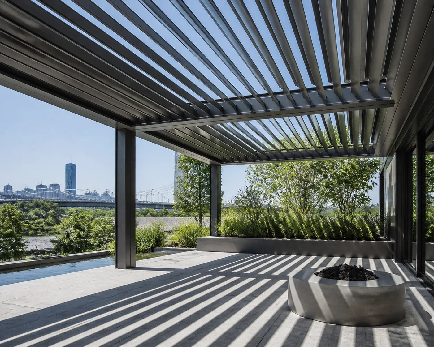 Bioklimatisches Lamellendach in Wien mit verstellbaren Aluminium-Lamellen für exklusives Outdoor Living.