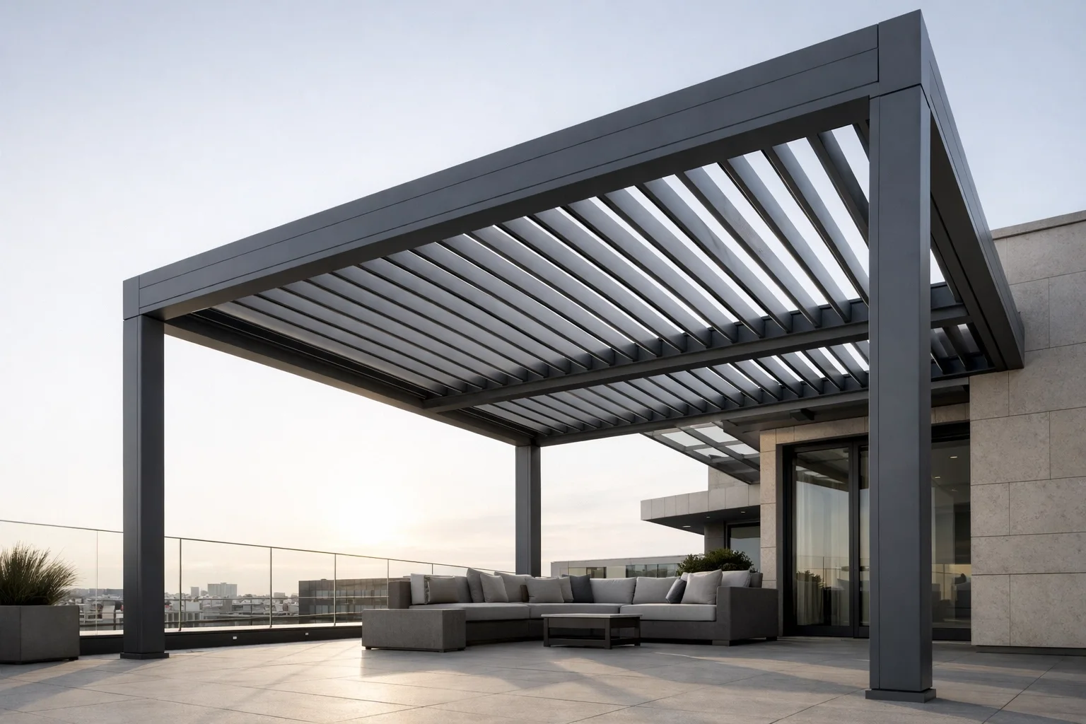 Modernes Lamellendach aus Aluminium auf einer Wiener Dachterrasse als windstabiler Sonnenschutz.